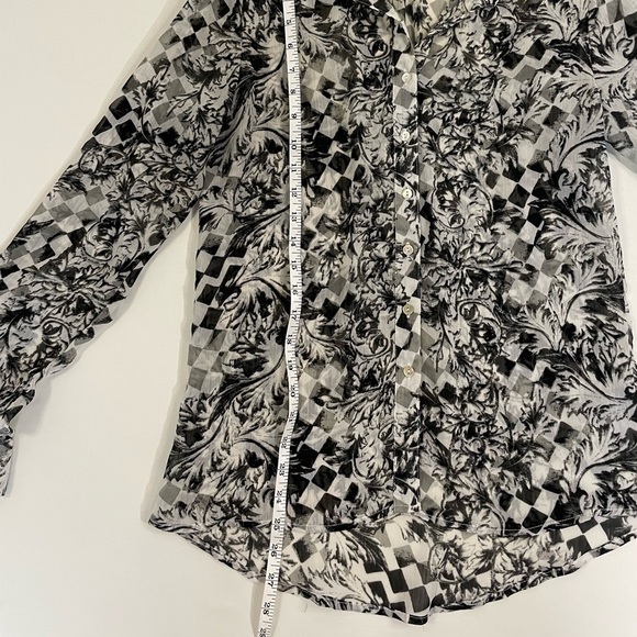 Suzy Shier Checkered Button Down Blouse Size Small - Picture 6 of 7